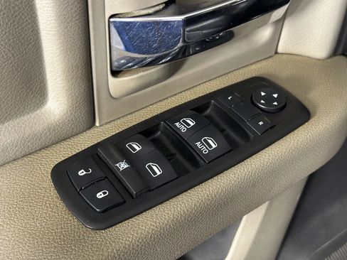 Used 2011 RAM 3500 SLT w/ Technology Group image 23