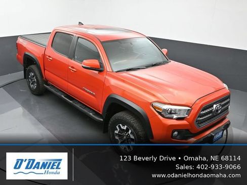 Used 2016 Toyota Tacoma TRD Off-Road AWD/4WD image 20