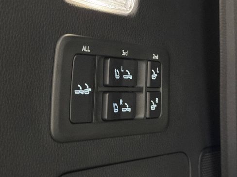 Used 2025 Lexus LX 600 4WD w/ Accessory Package (2T) image 11