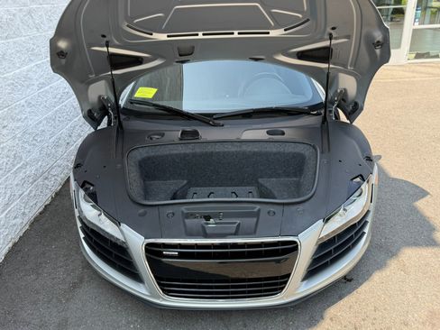 Used 2011 Audi R8 V8 image 12