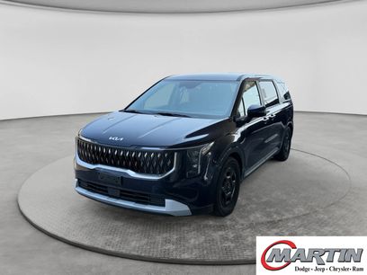 Used 2025 Kia Carnival