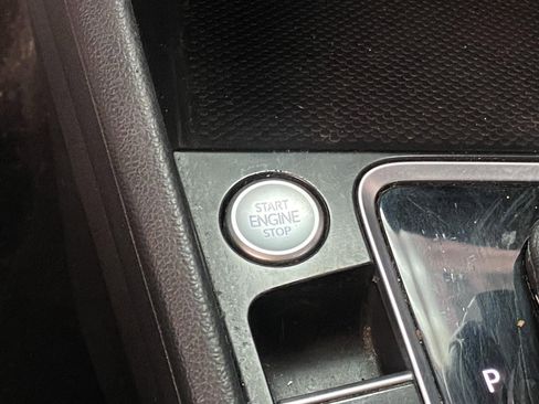 Used 2019 Volkswagen Jetta SE image 22