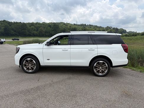 New 2027 Ford Expedition King Ranch AWD/4WD image 2