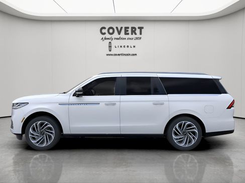 New 2026 Lincoln Navigator L Reserve image 3