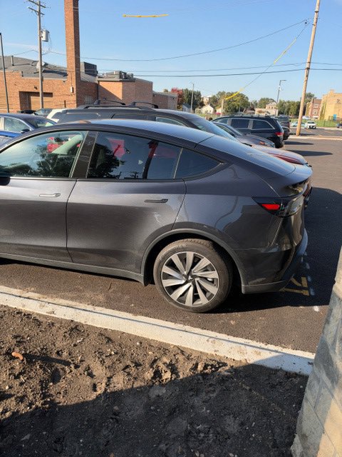 Used 2026 Tesla Model Y Long Range AWD/4WD image 5