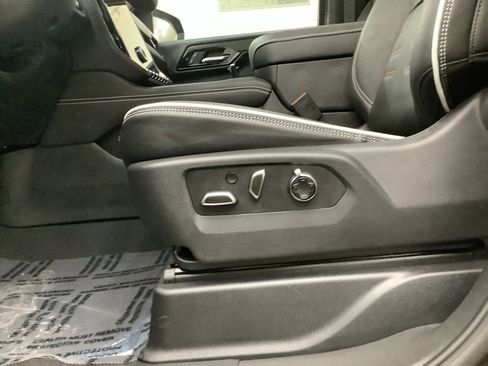 New 2026 GMC Yukon AT4 Ultimate w/ LPO, Illumination Package AWD/4WD image 15