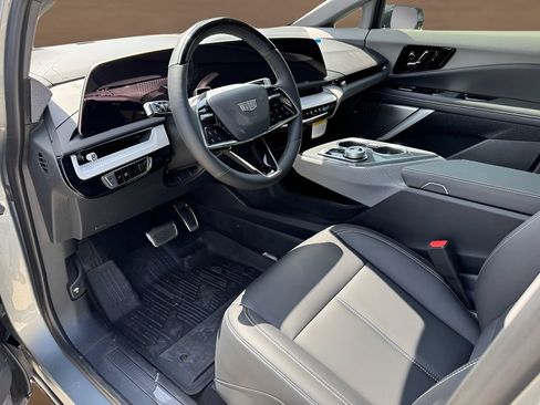 New 2026 Cadillac Optiq Luxury 1 w/ LPO, Floor Liner Package AWD/4WD image 10