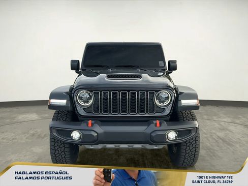 Used 2025 Jeep Gladiator Mojave w/ Safety Group image 10