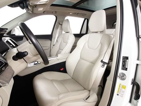 Used 2023 Volvo XC90 B6 Plus w/ Protection Package Premier AWD/4WD image 18