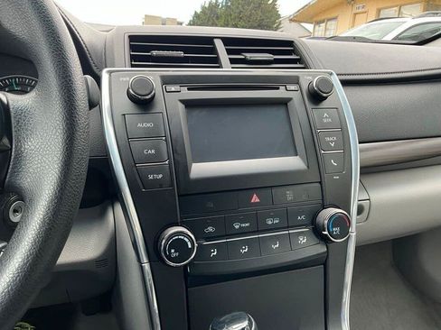 Used 2015 Toyota Camry LE FWD image 15