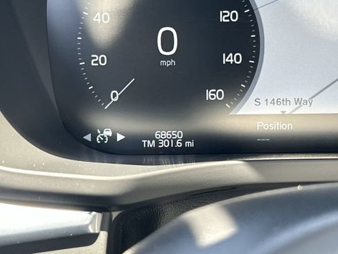 Used 2020 Volvo XC60 T5 Momentum w/ Protection Package Premier FWD image 12