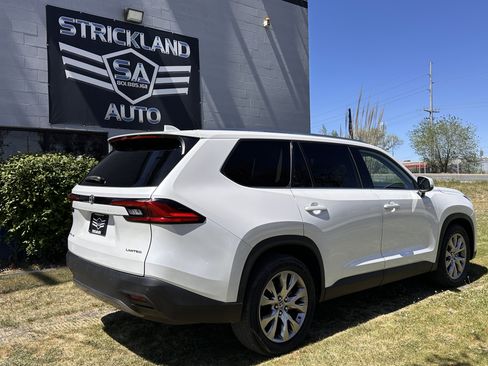 Used 2024 Toyota Grand Highlander AWD Hybrid image 7