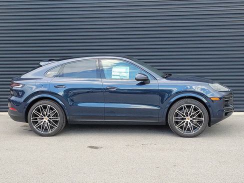 New 2026 Porsche Cayenne Coupe AWD/4WD image 8