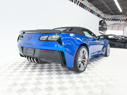 Used 2015 Chevrolet Corvette Z06 w/ 3LZ Preferred Equipment Group RWD image 8