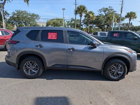 Certified 2024 Nissan Rogue S FWD image 3
