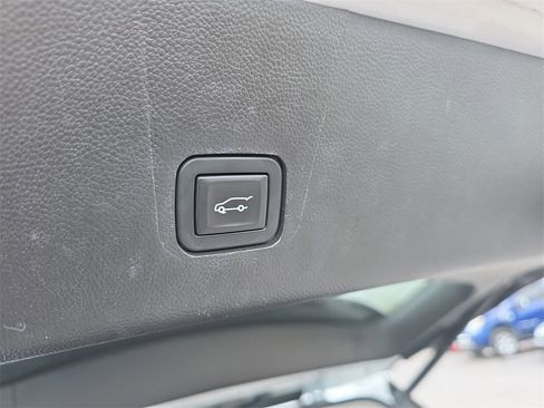 Used 2019 Chevrolet Traverse Premier w/ Redline Edition image 8