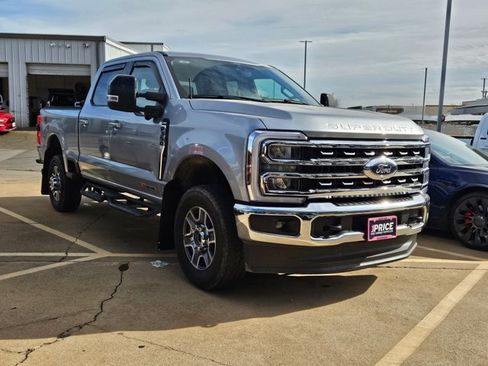 Used 2024 Ford F350 Lariat w/ FX4 Off-Road Package image 3