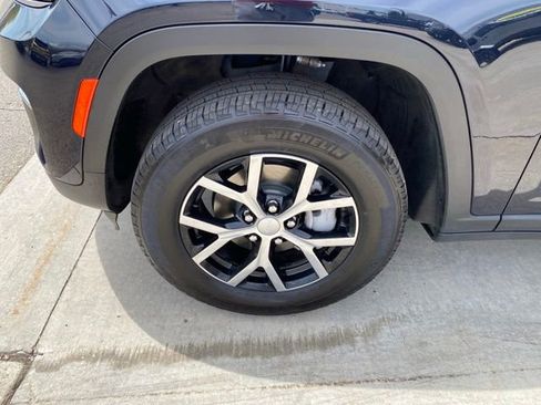 Used 2023 Jeep Grand Cherokee Limited AWD/4WD image 13
