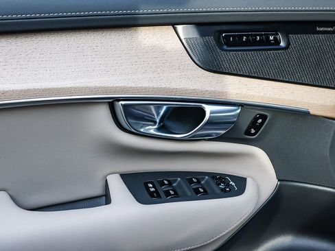 New 2026 Volvo XC90 B5 Plus image 31