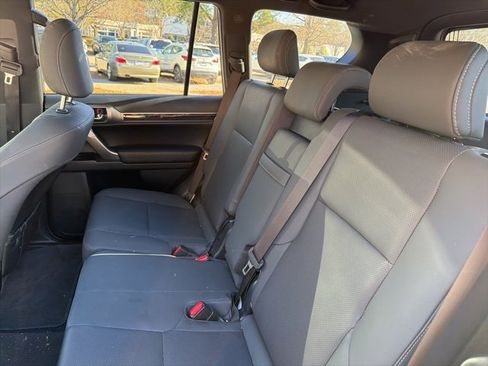 Used 2023 Lexus GX 460 Premium image 18