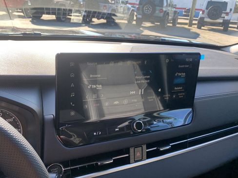 New 2025 Mitsubishi Outlander SE image 12