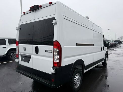 Used 2024 RAM ProMaster 2500 image 3