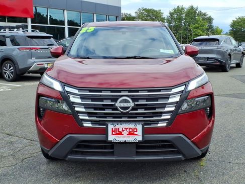 Used 2025 Nissan Rogue SV AWD/4WD image 2