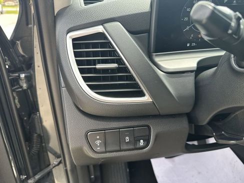 Used 2024 Kia Seltos EX FWD image 20