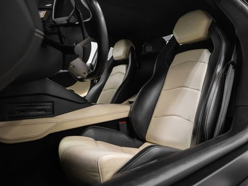 Used 2014 Lamborghini Aventador LP 700-4 AWD/4WD image 3