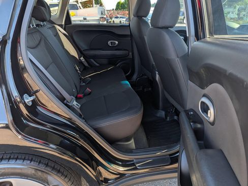 Used 2015 Kia Soul FWD image 8