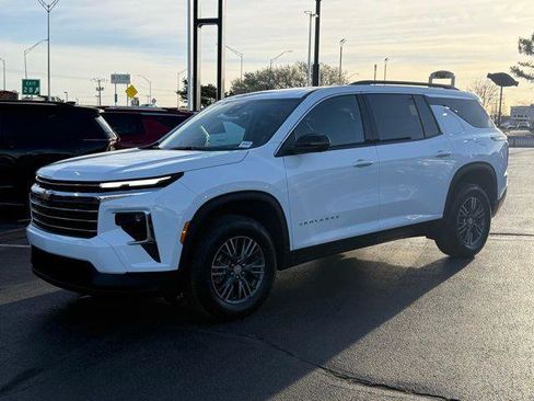 New 2026 Chevrolet Traverse LT w/ Driver Confidence Package FWD image 6