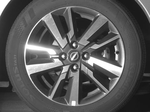 Used 2025 Nissan Versa SV FWD image 13