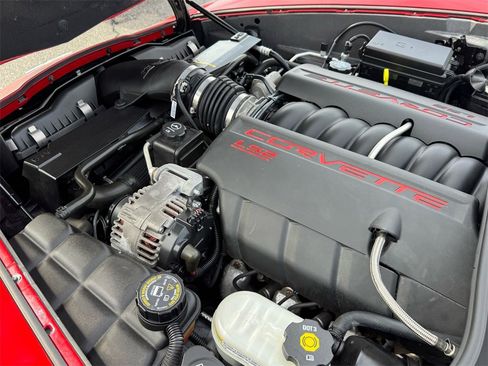 Used 2005 Chevrolet Corvette Coupe w/ Preferred Equipment Group image 22