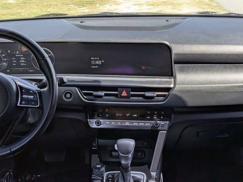 Used 2024 Kia Seltos EX FWD image 17