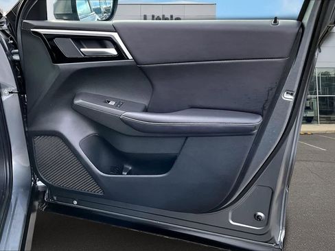 Used 2023 Mitsubishi Outlander SE image 29