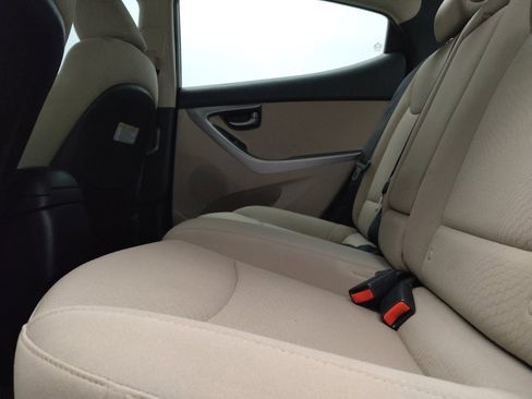 Used 2014 Hyundai Elantra SE FWD image 18