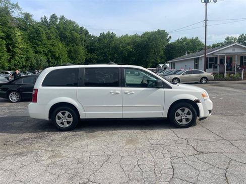 Used 2010 Dodge Grand Caravan SE w/ Entertainment Group 1 FWD image 4