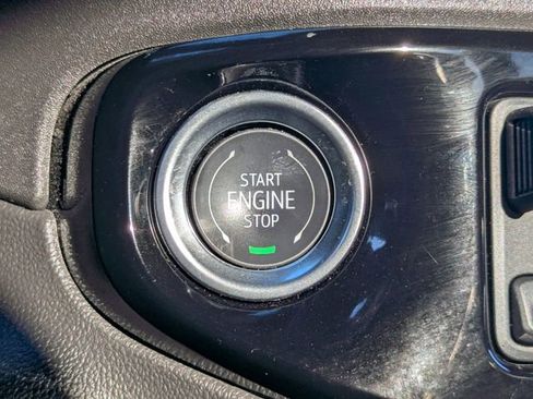 Used 2025 GMC Sierra 1500 SLT image 29