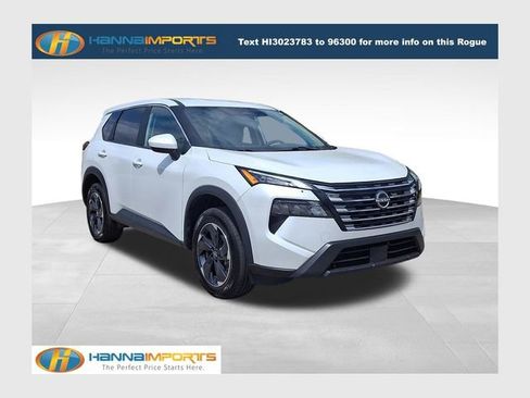 Used 2024 Nissan Rogue SV image 1