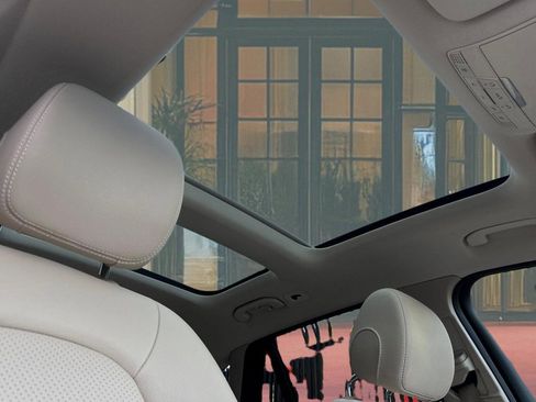Used 2019 Mercedes-Benz GLC 300 image 15
