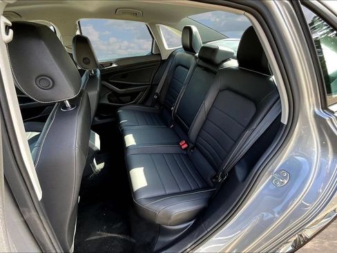 Used 2024 Volkswagen Jetta SE FWD image 24