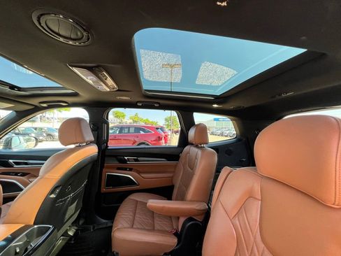 Used 2023 Kia Telluride AWD image 24