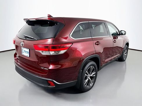 Used 2019 Toyota Highlander Plus AWD/4WD image 7