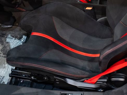 Certified 2019 Ferrari 488 Pista Coupe image 32