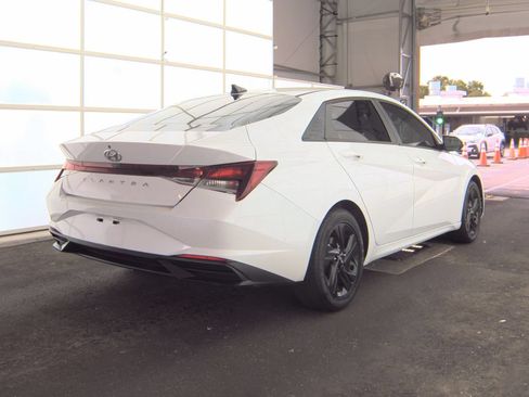 Used 2021 Hyundai Elantra SEL FWD image 6