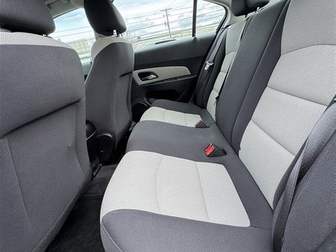 Used 2015 Chevrolet Cruze LS image 11