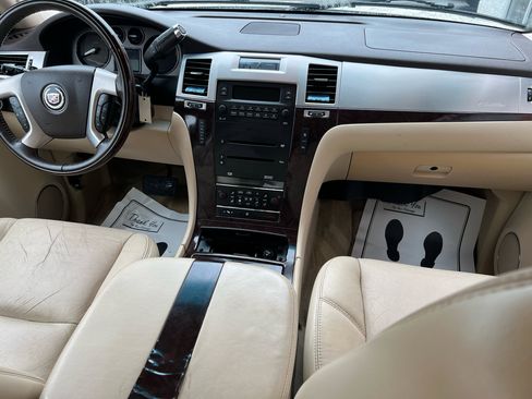 Used 2007 Cadillac Escalade AWD image 18