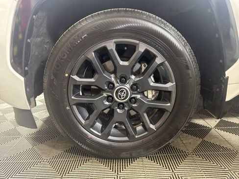 Used 2024 Toyota Sequoia Platinum image 10