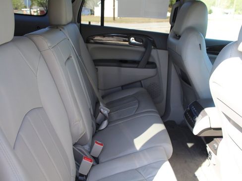 Used 2017 Buick Enclave Premium image 16