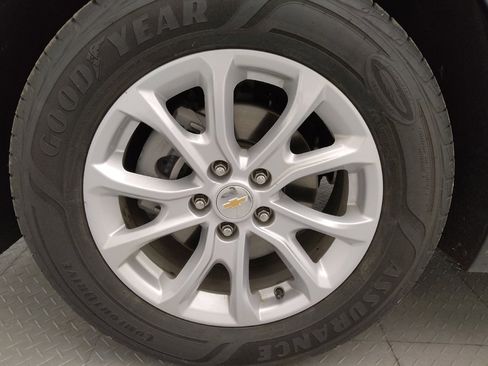 Used 2021 Chevrolet Equinox LT FWD image 31